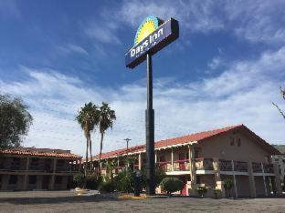 Days Inn By Wyndham Tucson City Center Room photo
