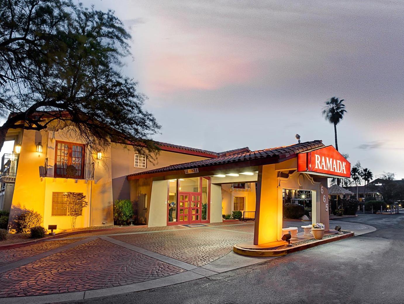 Days Inn By Wyndham Tucson City Center Exterior photo