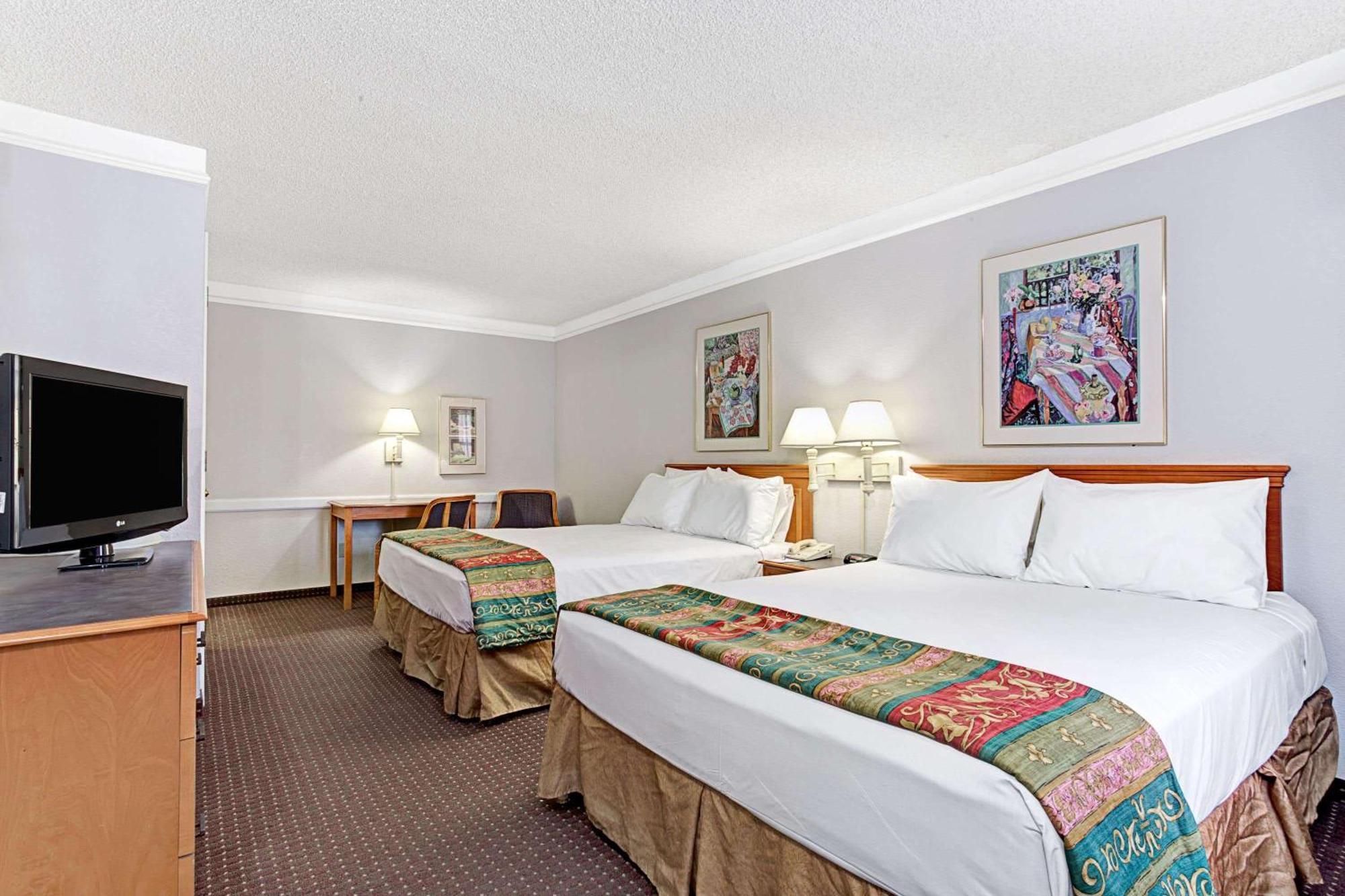 Days Inn By Wyndham Tucson City Center Exterior photo