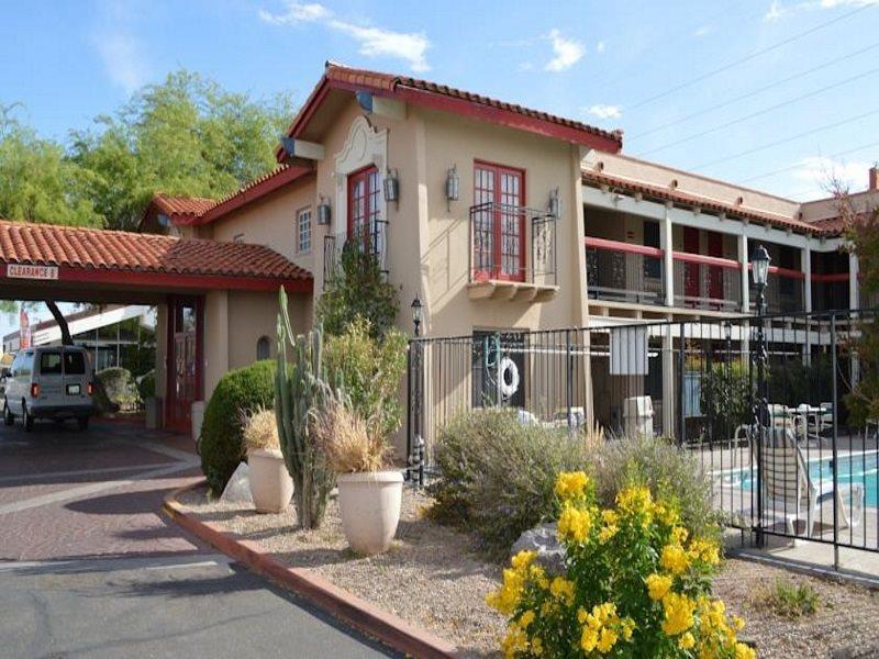 Days Inn By Wyndham Tucson City Center Exterior photo