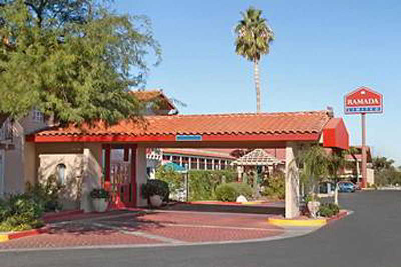 Days Inn By Wyndham Tucson City Center Exterior photo